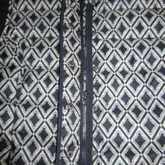 TALBOTS Womens Vest Size M Puffy Quilted Down Fill Navy Pattern Pockets Zip/Snap - Picture 6 of 10